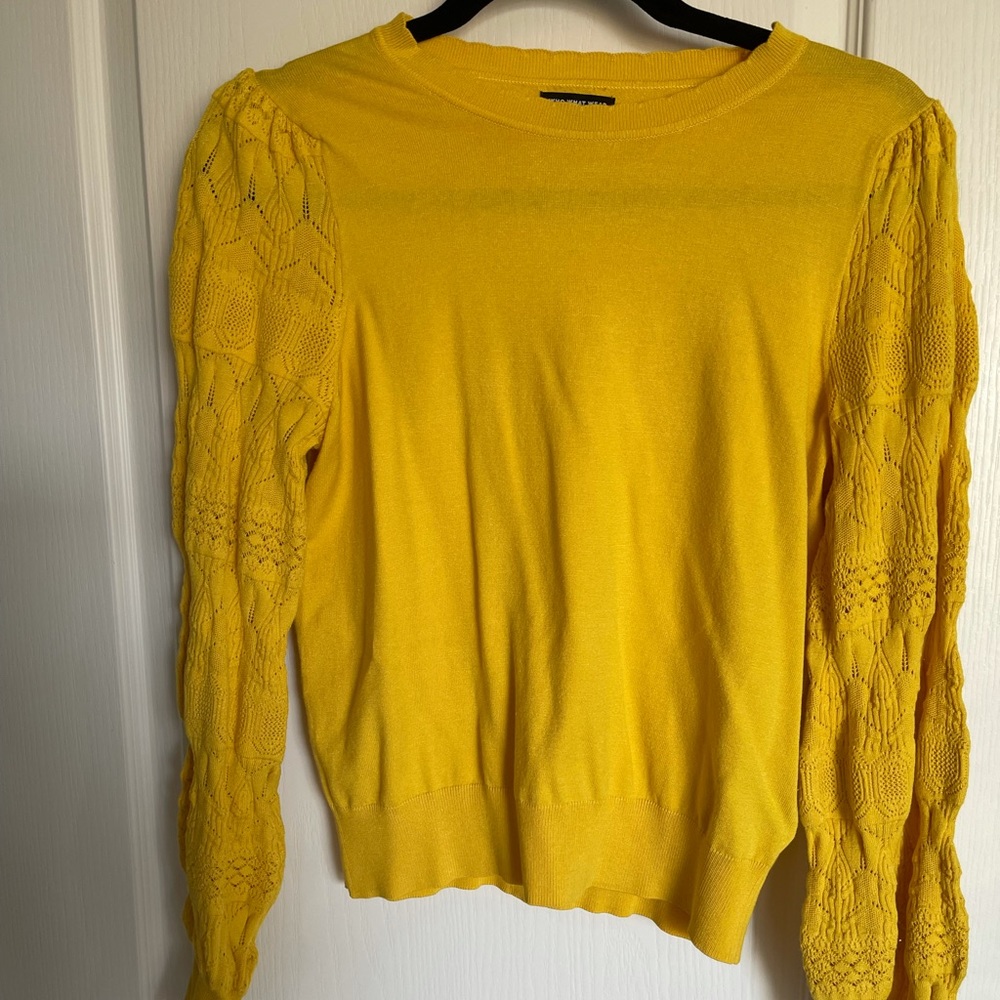 Sunny yellow sweater